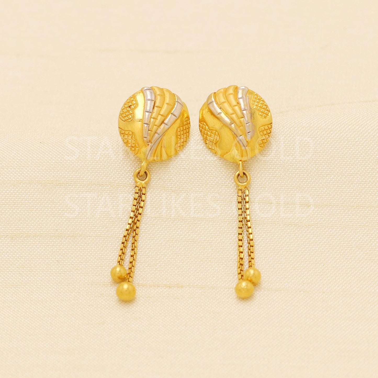 Two Tone 22 karat 22k gold Stud Designers Earrings jewelry, B1889