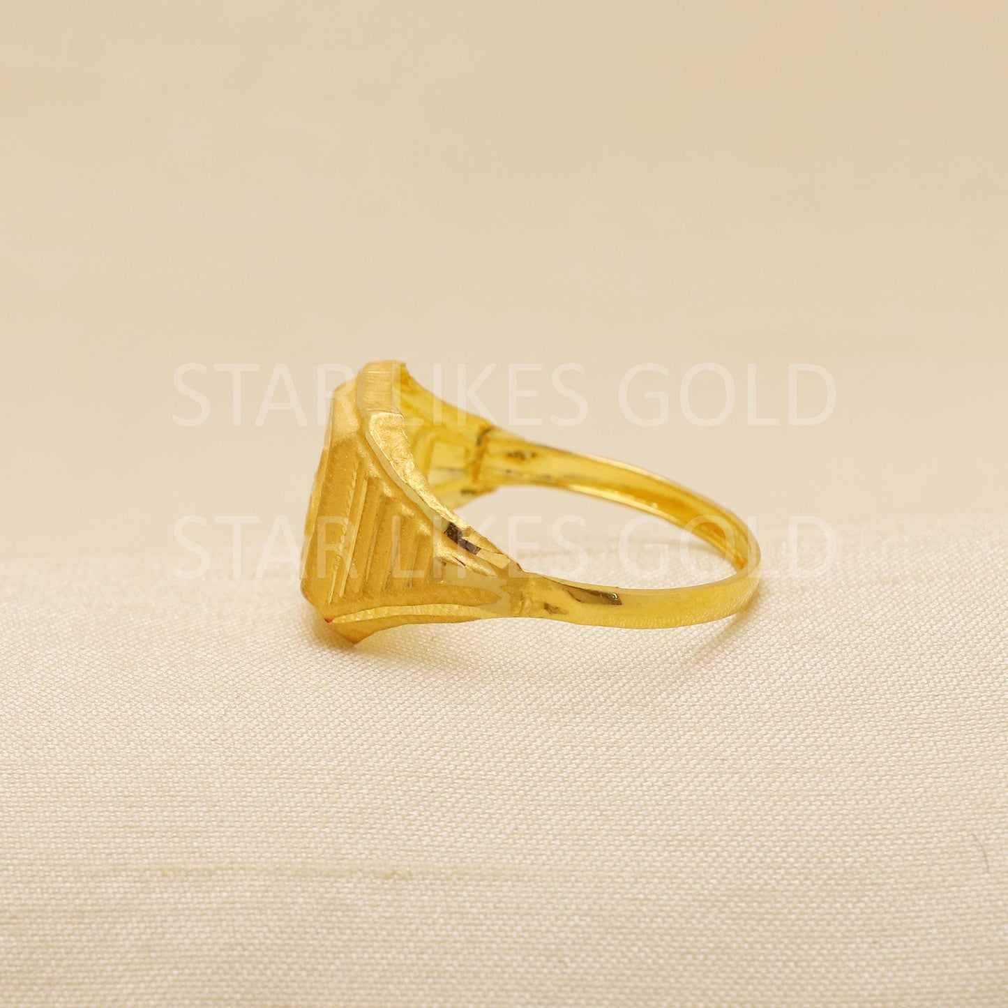 Stunning 22 karat 22k Gold Indian Ring Hand Crafted Jewelry, B1912