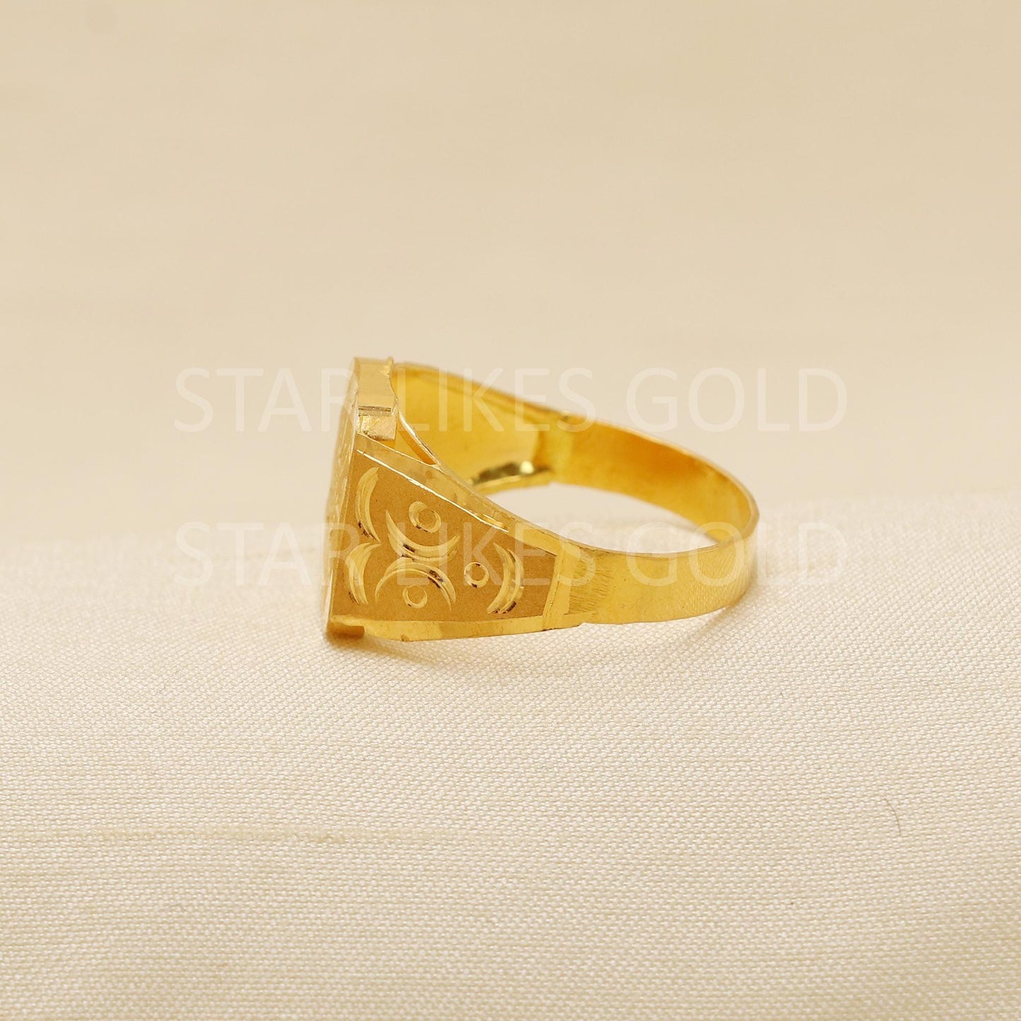 Stunning 22 karat 22k Gold Indian Ring Hand Crafted Jewelry, B1913