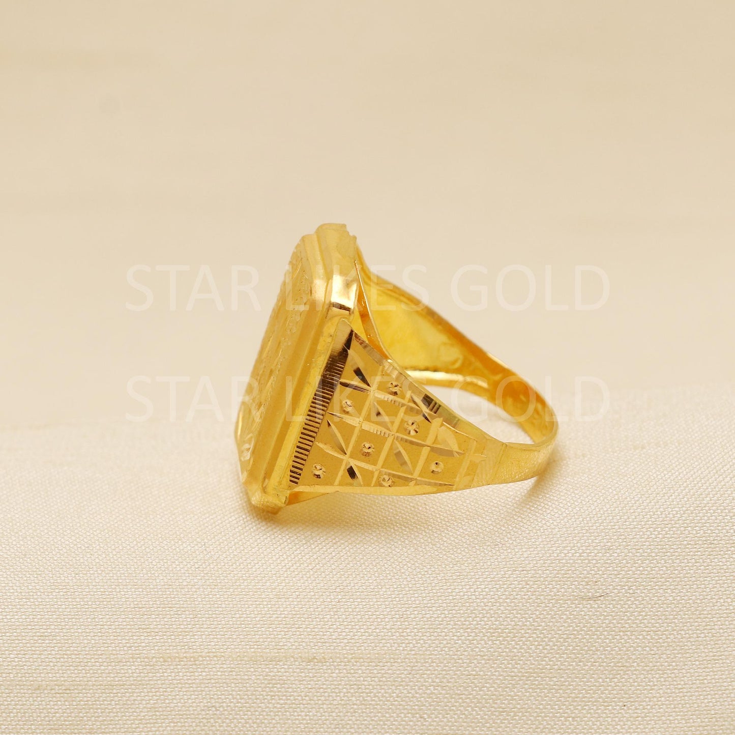 Stunning 22 karat 22k Gold Indian Ring Hand Crafted Jewelry, B1916