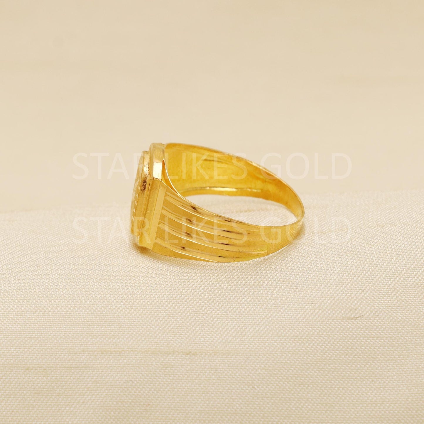 22K Gold Geometric Signet Ring | Classic Linear Textured Design, B1917