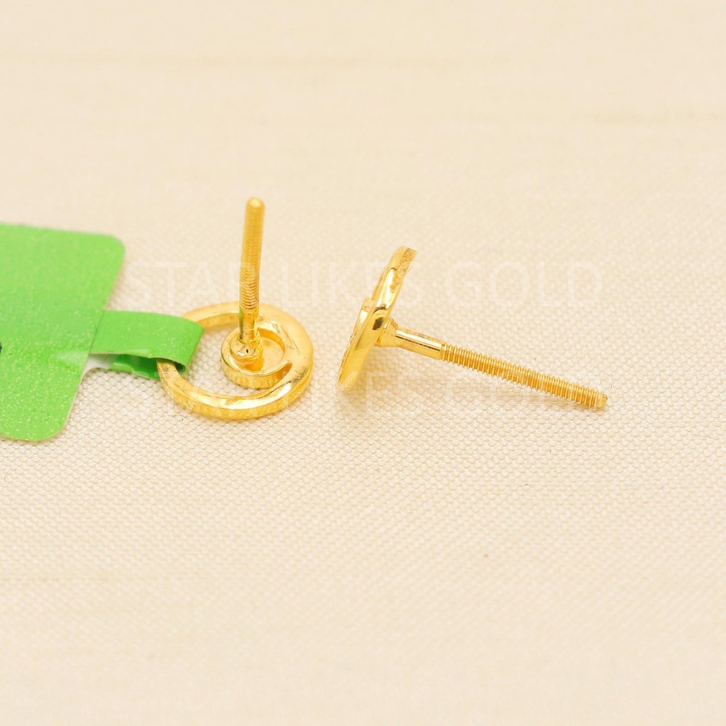 Hallmark 22k Gold Unique Fusion Studs for a Sophisticated Look, PR2036