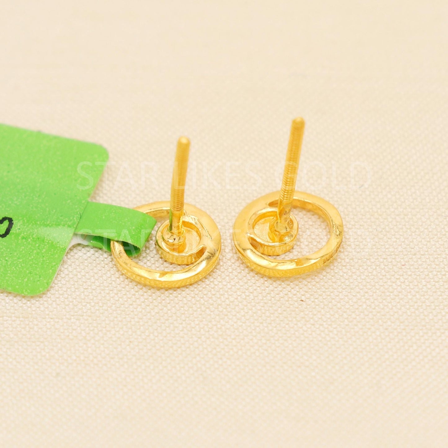 Hallmark 22k Gold Unique Fusion Studs for a Sophisticated Look, PR2036