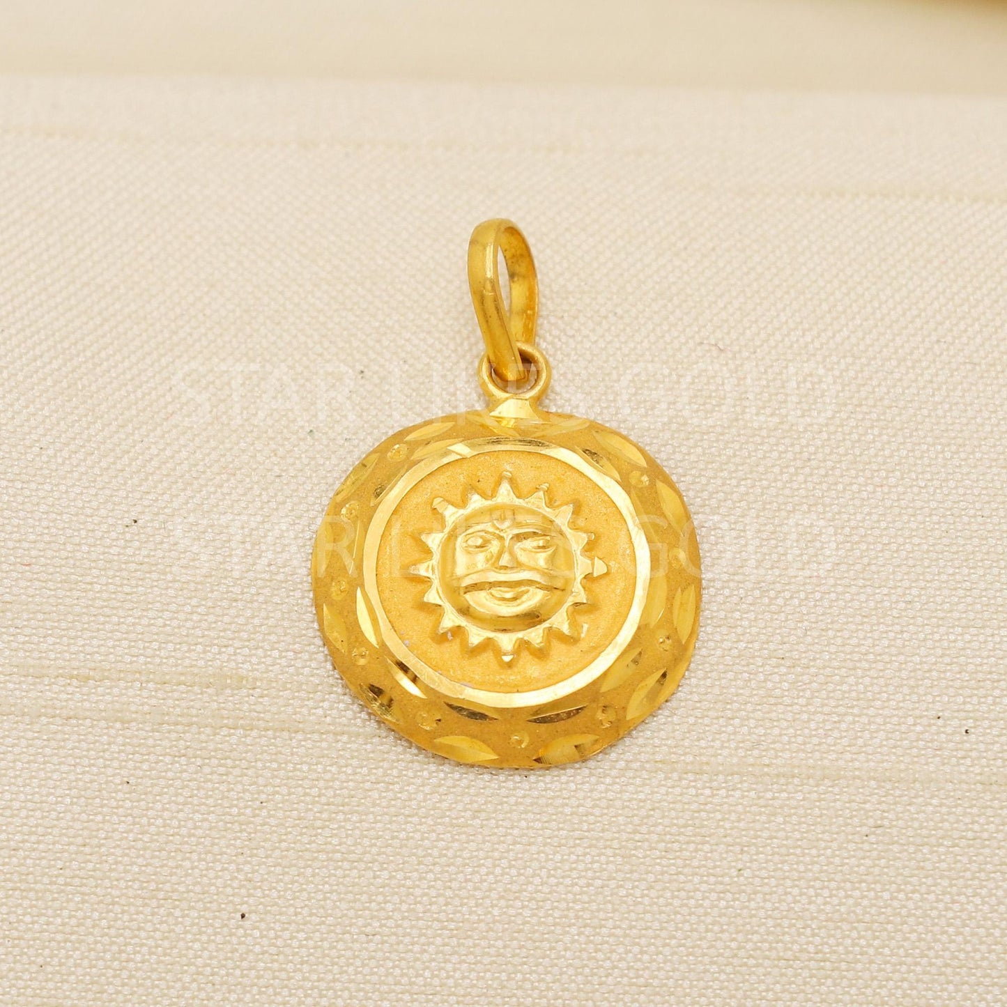 Carved Sun 22k Yellow Gold Handmade Pendant Jewelry, PR2118