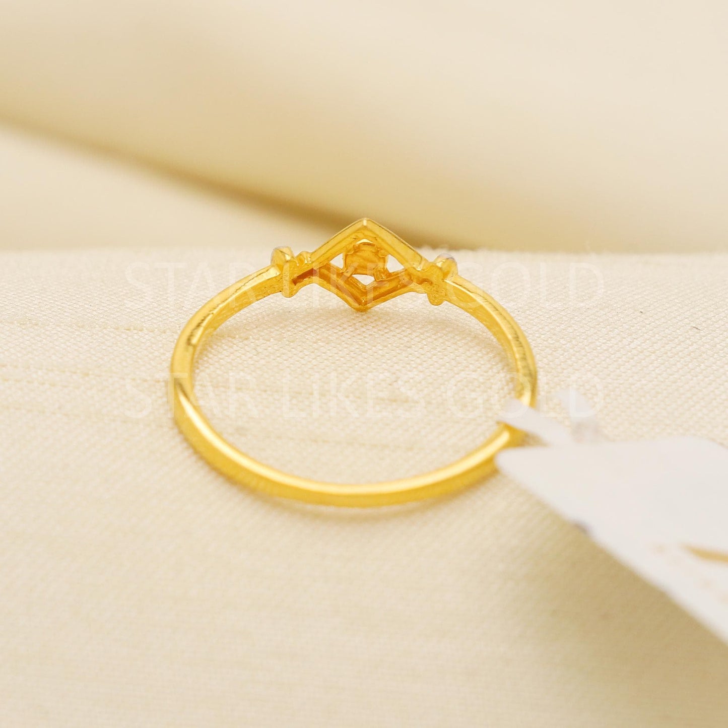 Modern 22K Gold Twisted Band Ring with Brilliant Center Stone, PR2169