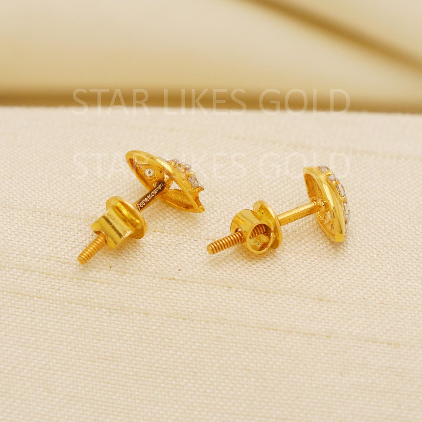 Classy Hallmark 22k Gold High-Polish Geometric Tops by starlikesgold, PR2189
