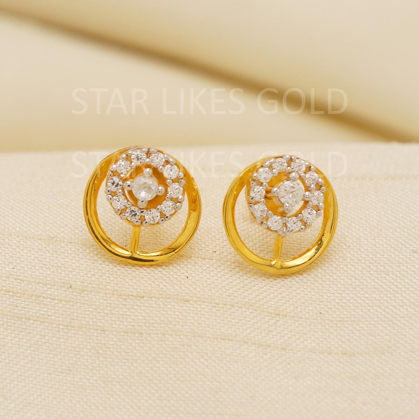 Classy Hallmark 22k Gold High-Polish Geometric Tops by starlikesgold, PR2190