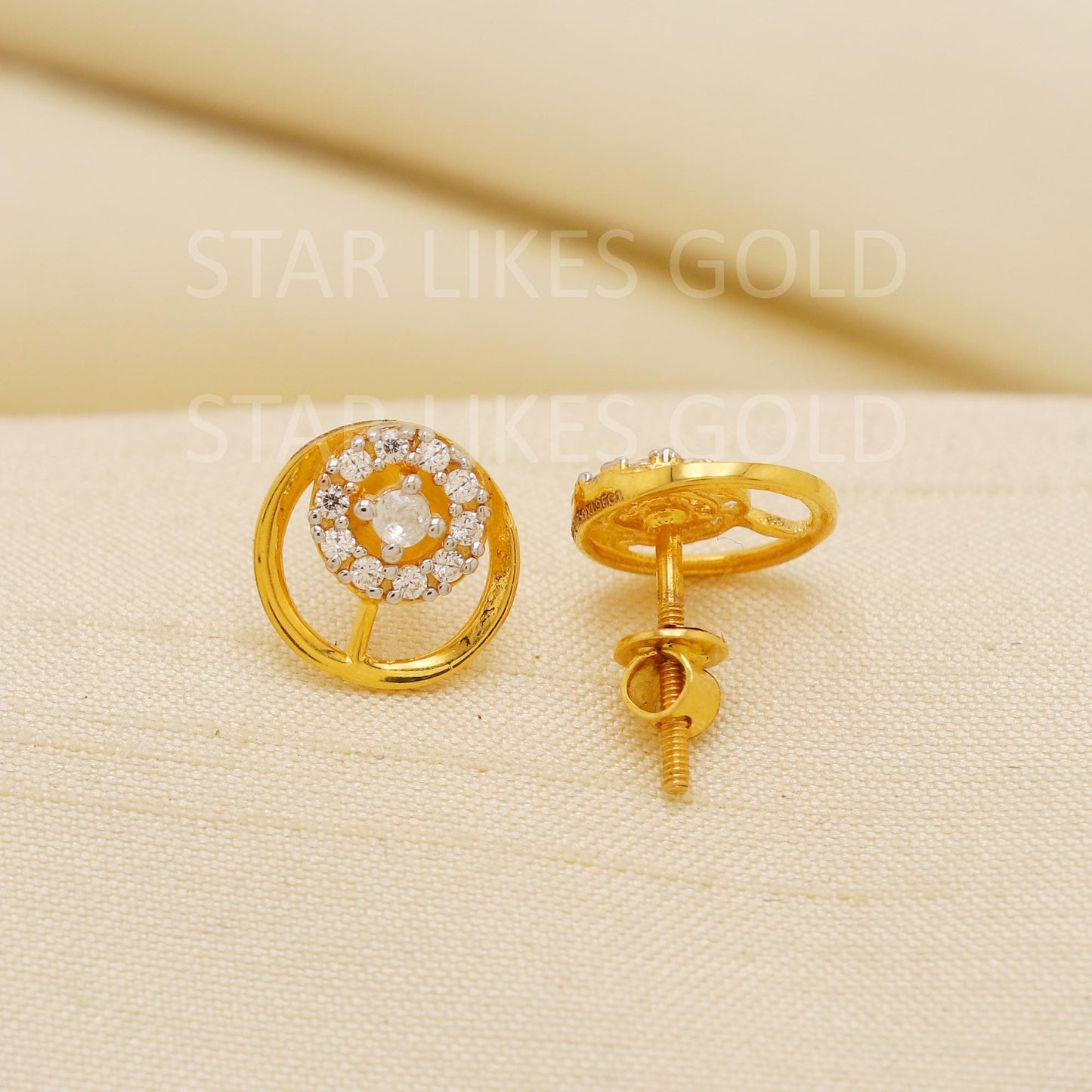 Classy Hallmark 22k Gold High-Polish Geometric Tops by starlikesgold, PR2190