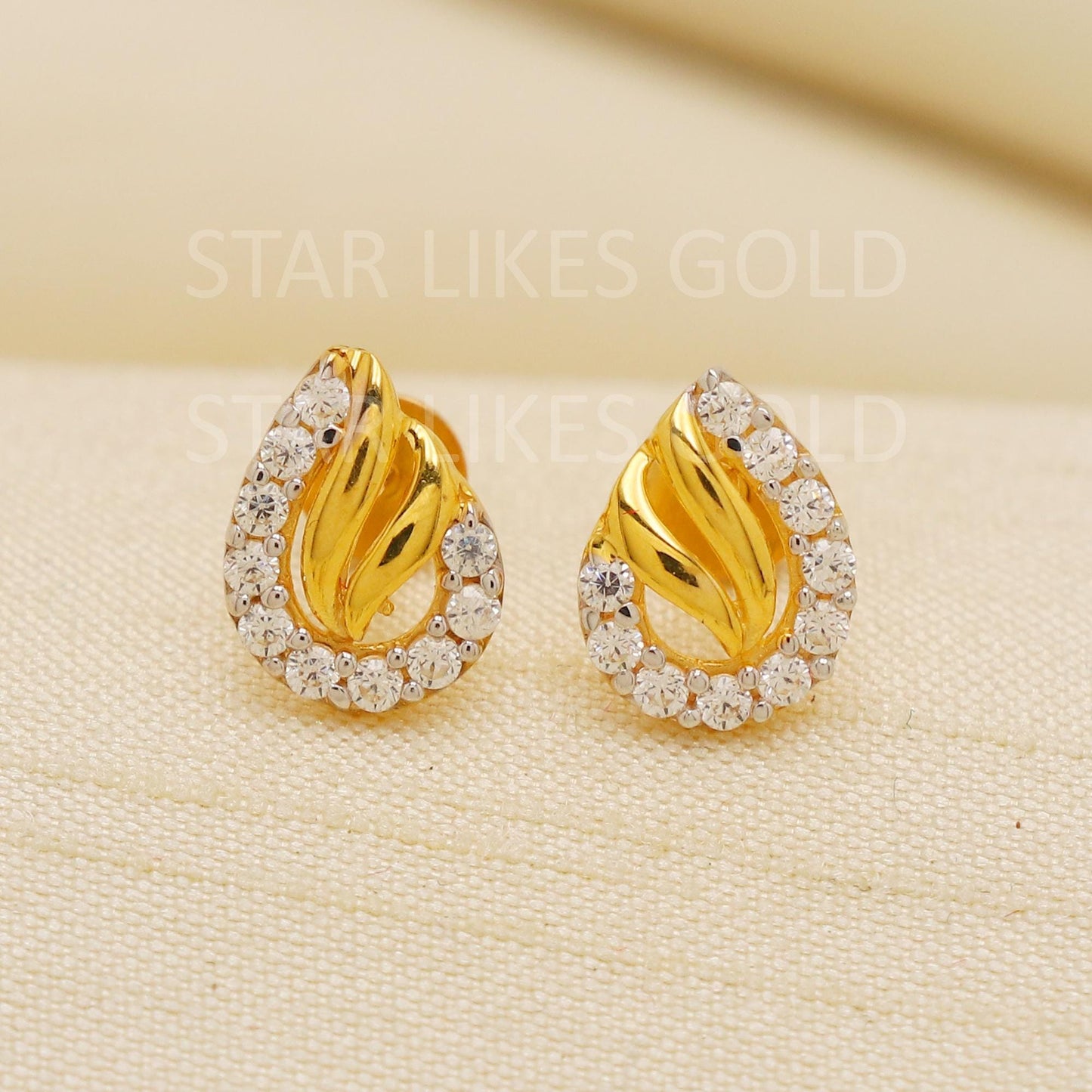 Hallmark 22k Gold Unique Fusion Studs for Office & Daily Wear, PR2191