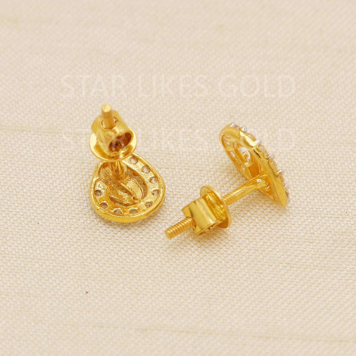 Hallmark 22k Gold Unique Fusion Studs for Office & Daily Wear, PR2191