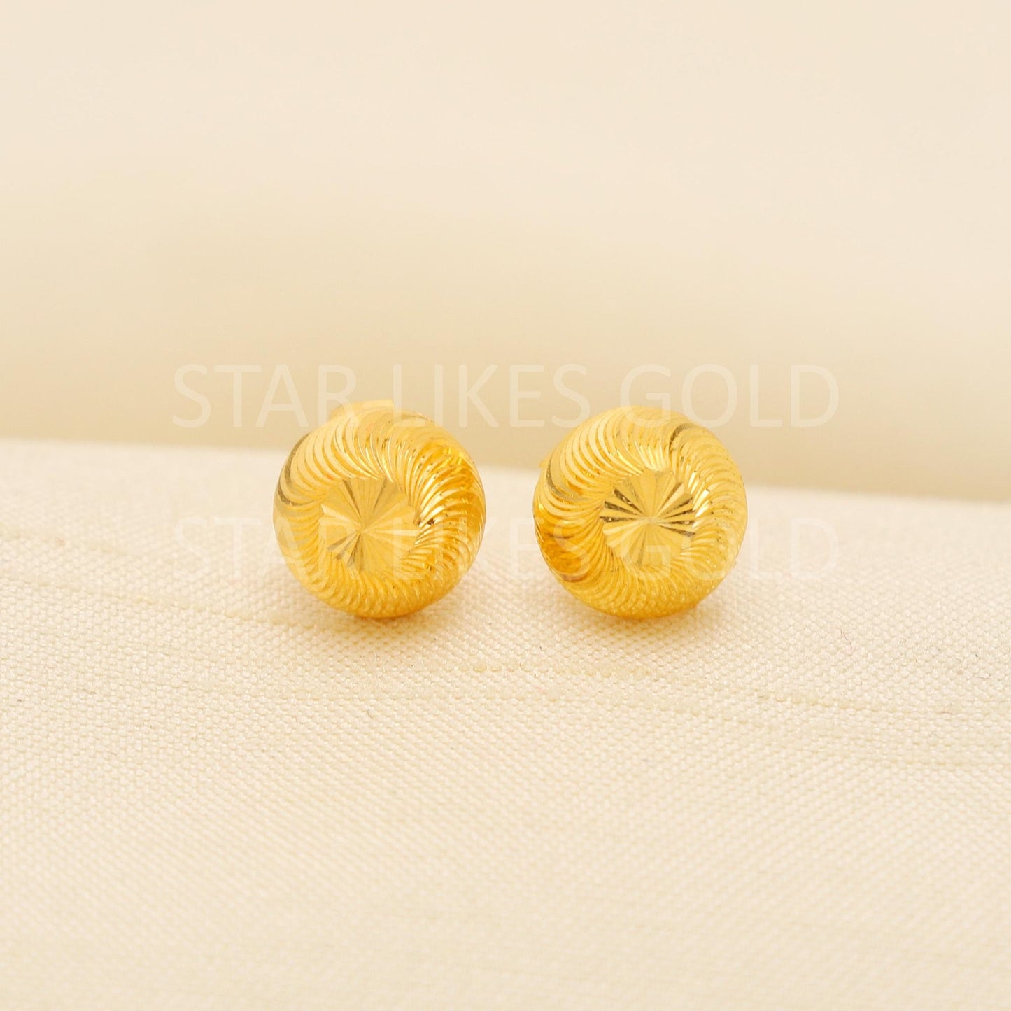 Designer Pure 18k 18 karat gold small stud earrings jewelry, PR2058