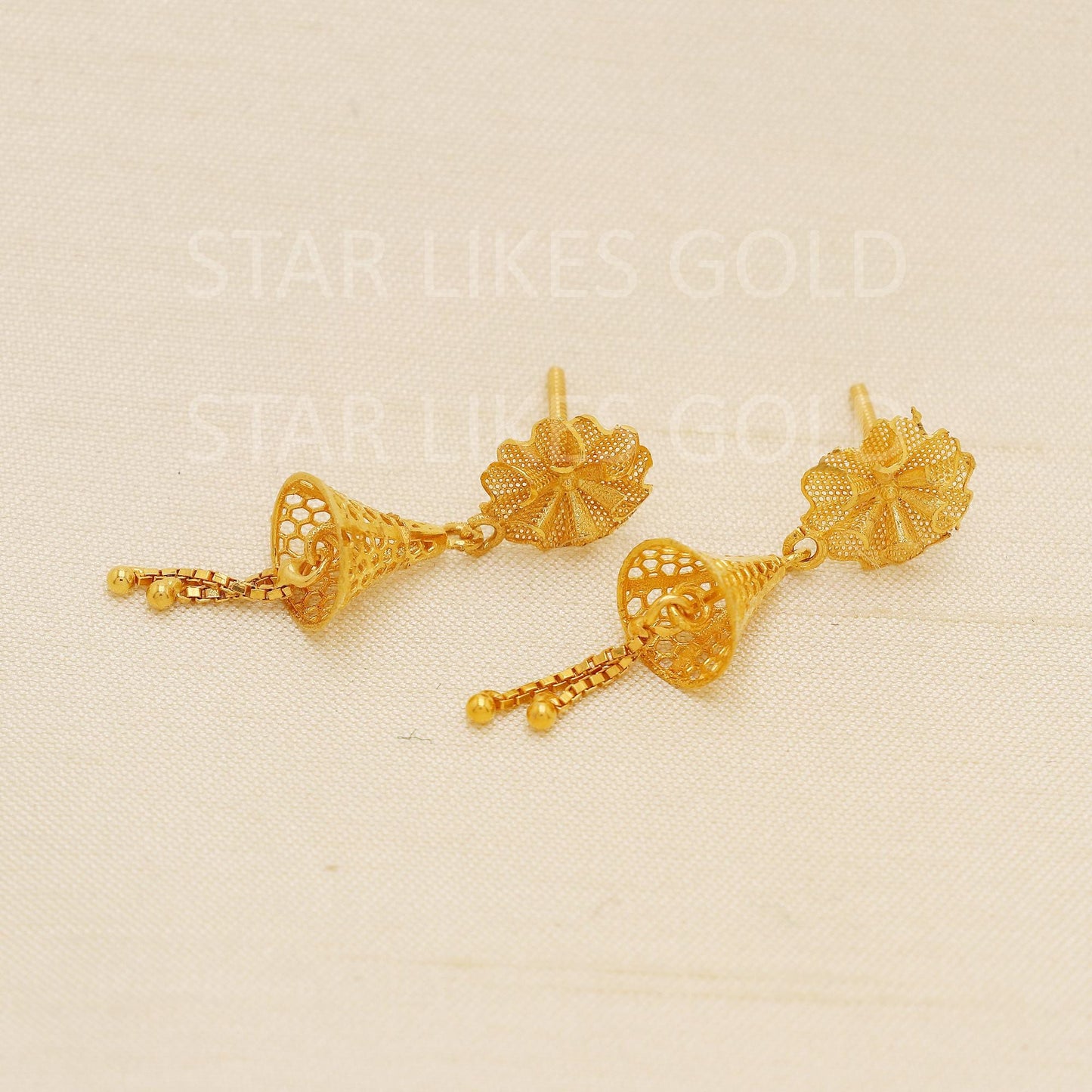 Intricate Flower 18K Gold Stud Earrings Secure Screw Back Romantic Jewelry, PR2195