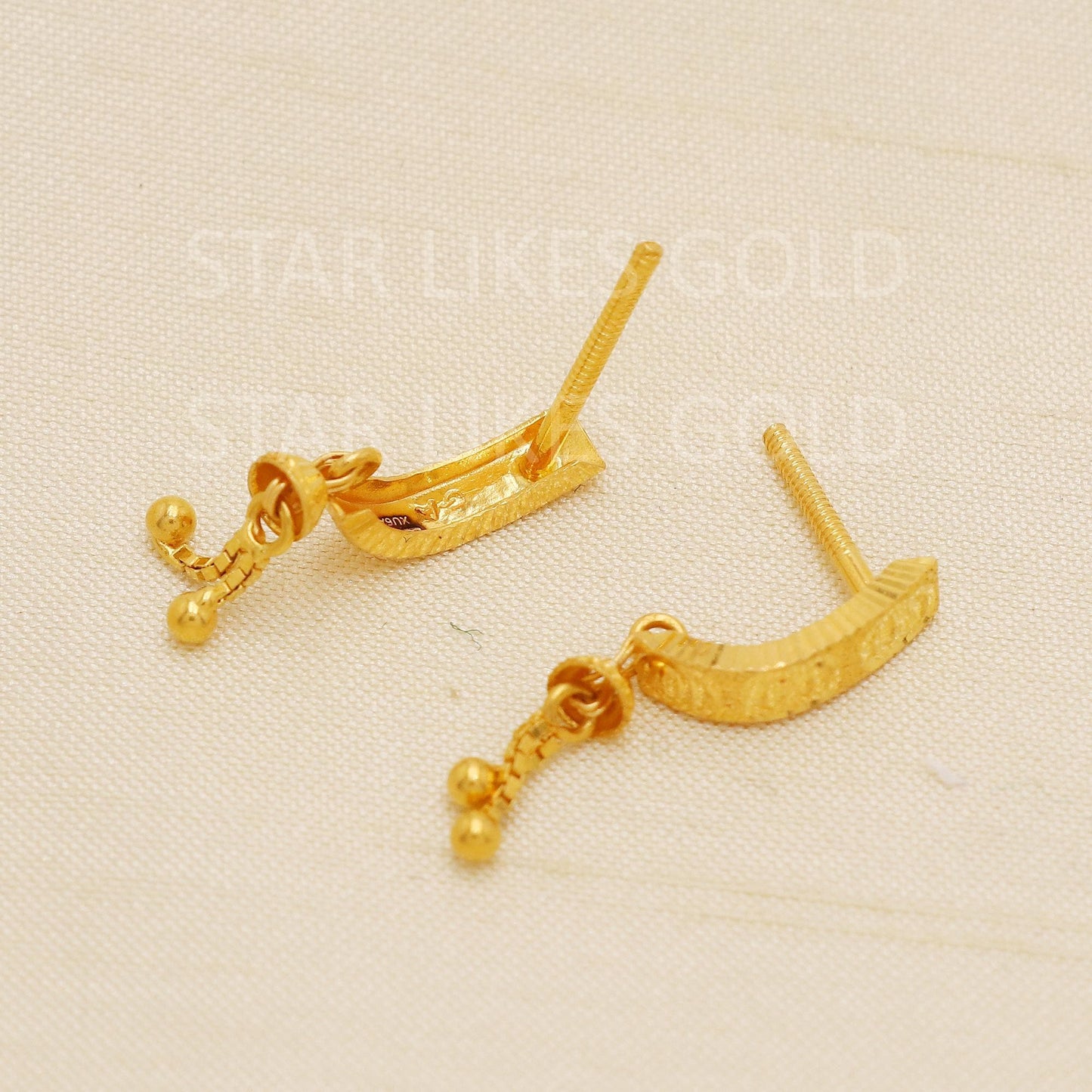 Intricate Flower 18K Gold Stud Earrings Secure Screw Back Romantic Jewelry, PR2196
