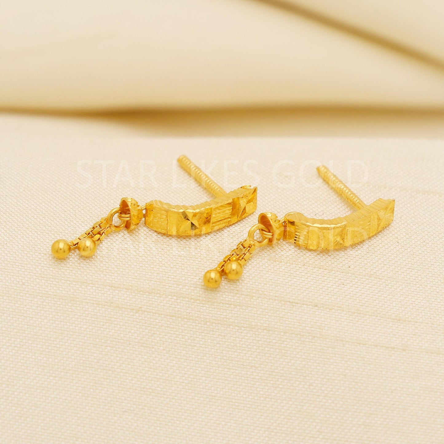 Pure 18k Gold Fancy Vertical Bar Hanging Earrings with Hallmark Quality, PR2200