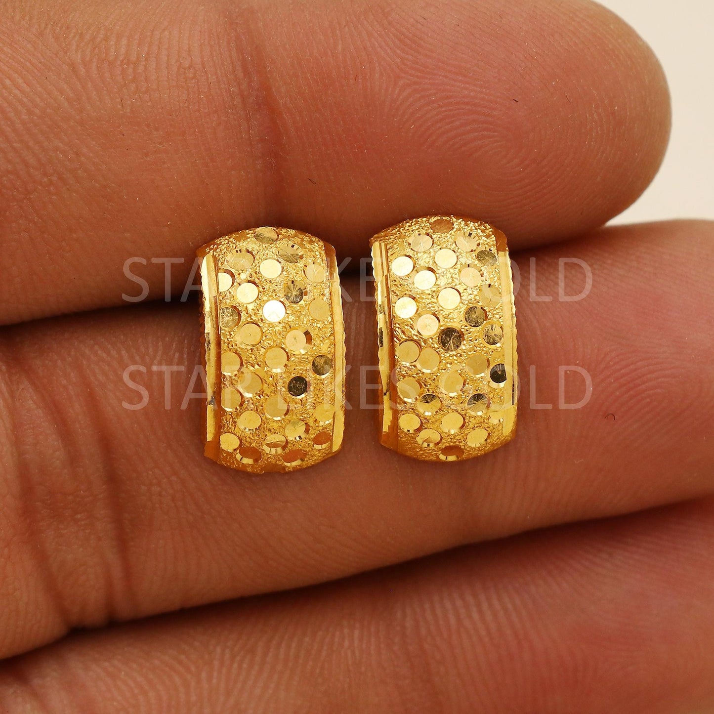 Elegant 18k Gold Textured Tops - Hallmark Certified Quality, PR2202