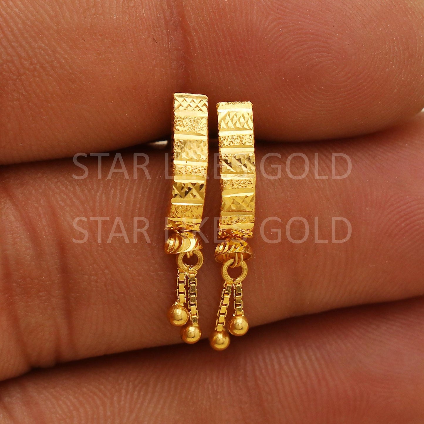 Modern Hallmark 18k Gold Abstract Geometric Drops for Office & Party Wear, PR2204