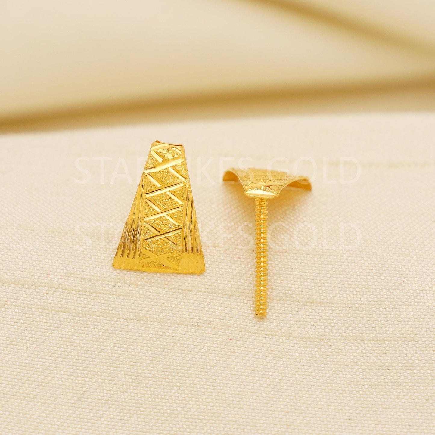 Designer Hallmark 22k Gold Textured Shield-Style Tops for Women, PR2215