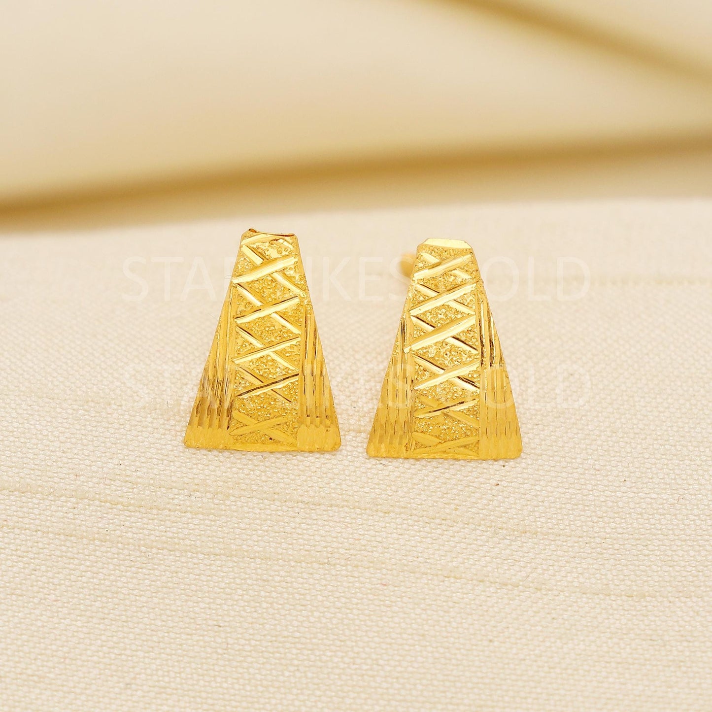 Designer Hallmark 22k Gold Textured Shield-Style Tops for Women, PR2215