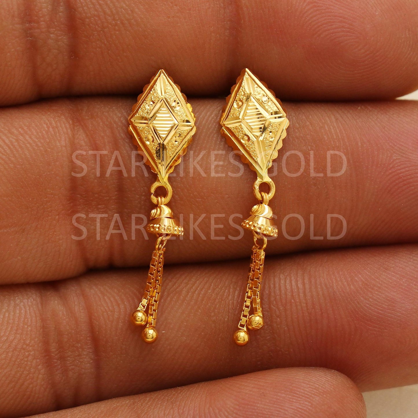 Hallmark 22k Gold Unique Fusion Geometric Studs for a Sophisticated Look, PR2217