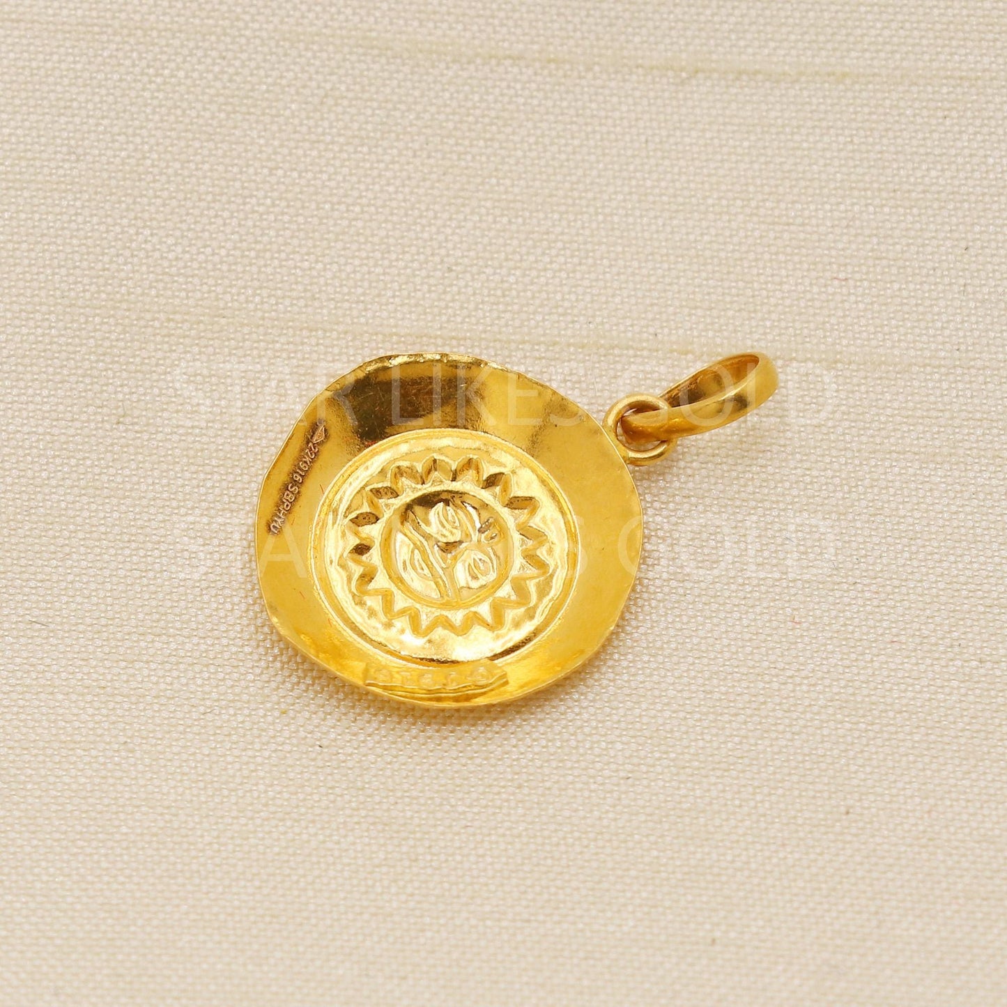 Carved Sun 22k Yellow Gold Handmade Pendant Jewelry, PR2080
