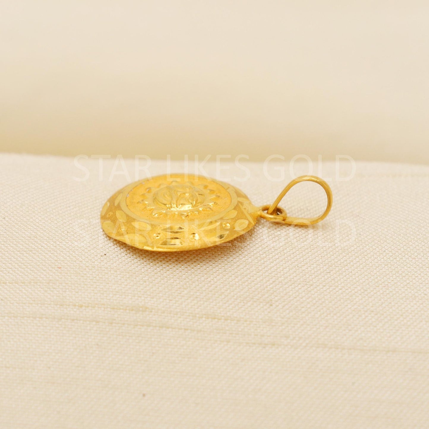 Carved Sun 22k Yellow Gold Handmade Pendant Jewelry, PR2118