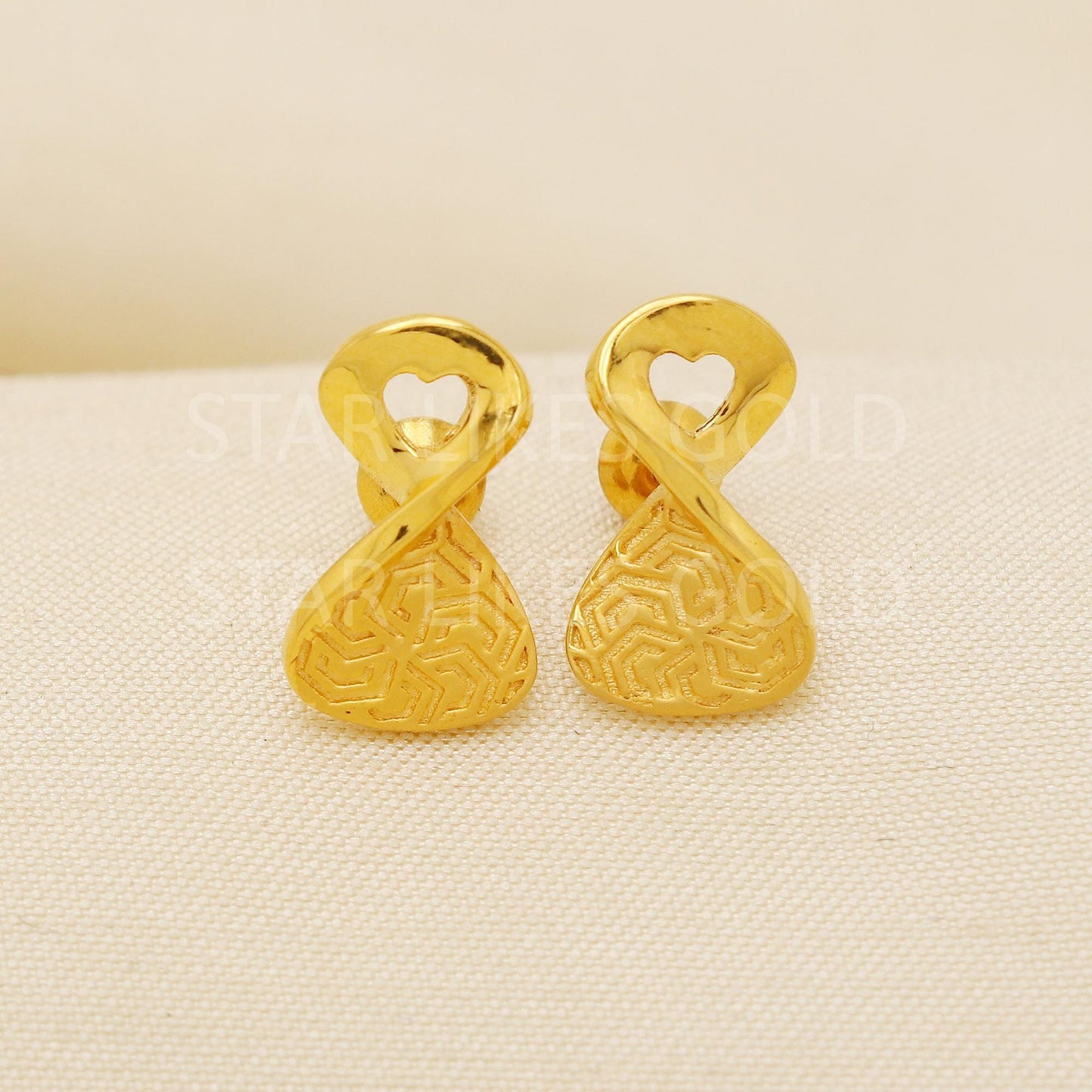 18K Gold Leaf Stud Earrings Secure Screw Back Romantic Jewelry, PR2184