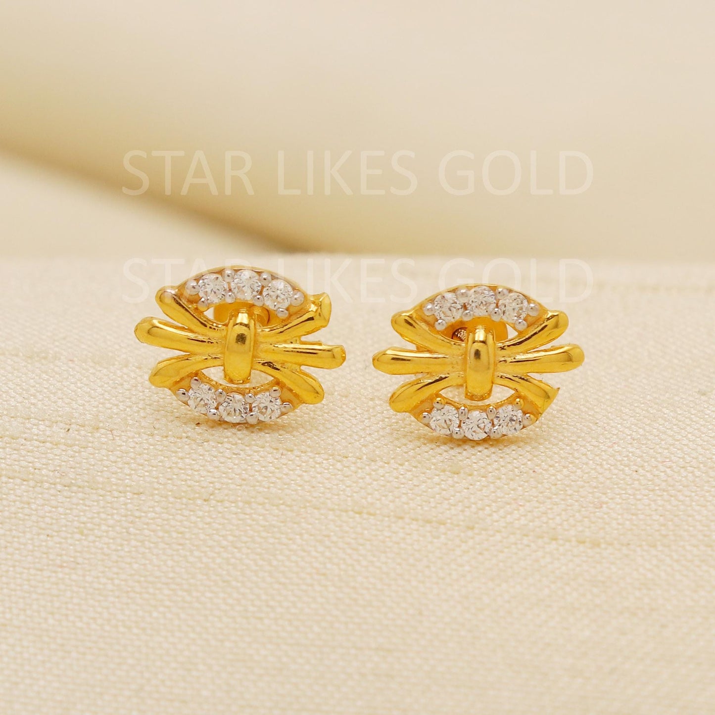 Classy Hallmark 22k Gold High-Polish Geometric Tops by starlikesgold, PR2188