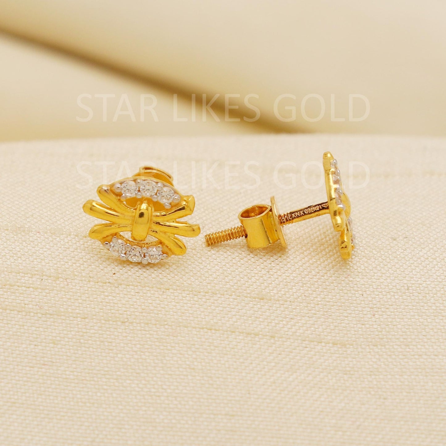 Classy Hallmark 22k Gold High-Polish Geometric Tops by starlikesgold, PR2188