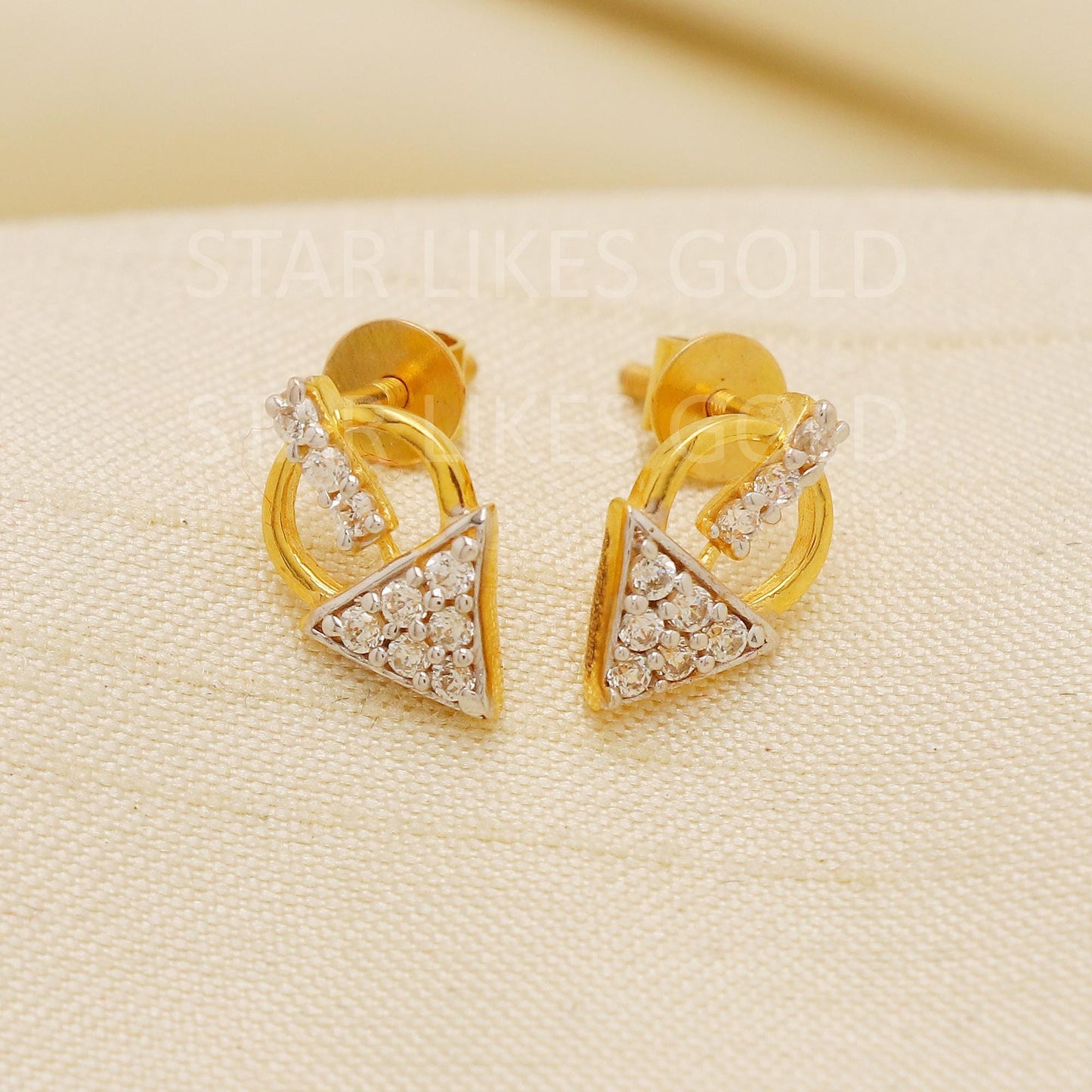 Hallmark 22k Gold Unique Fusion Studs for Office & Daily Wear, PR2192