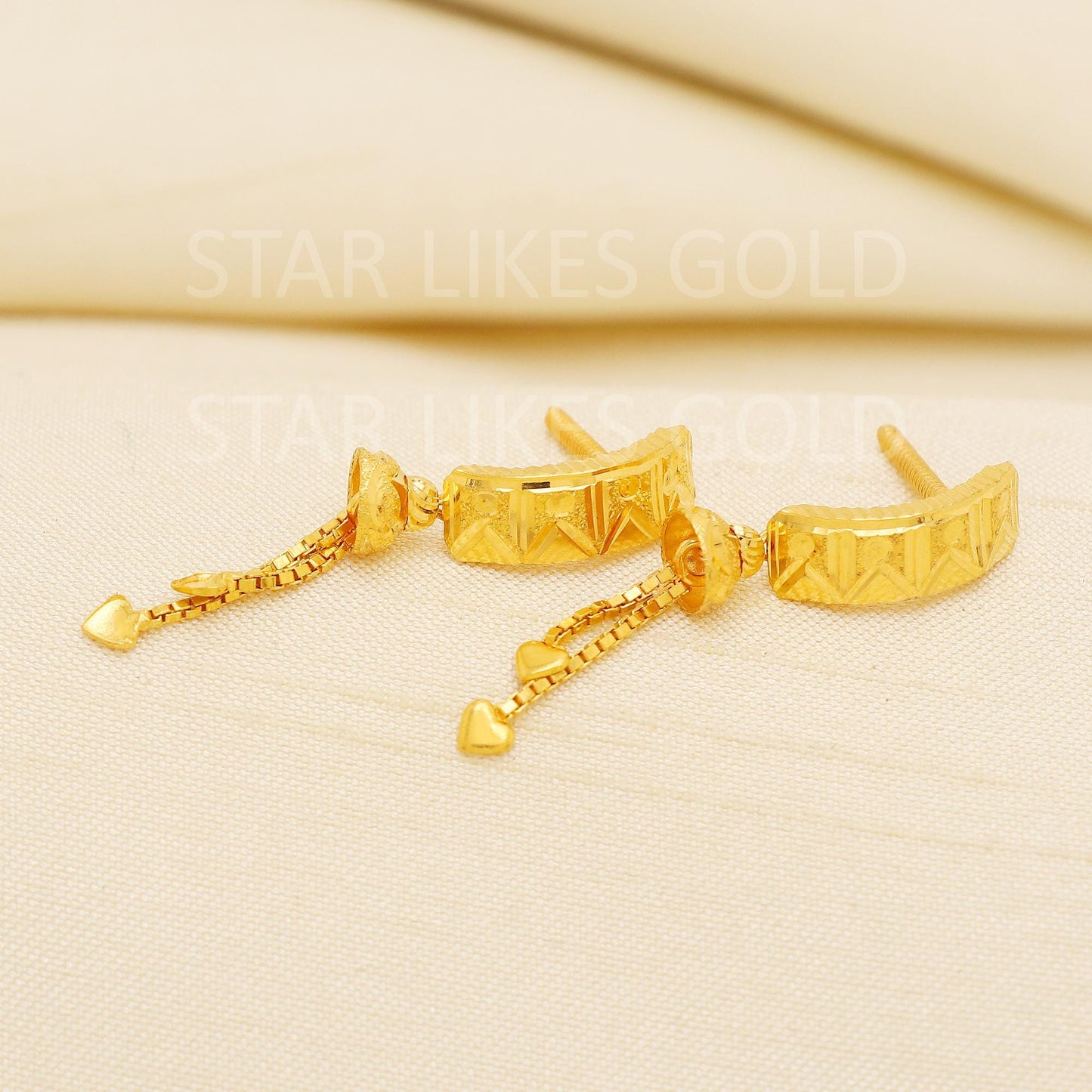 Hallmark 18k Gold Textured Geometric Drop Earrings with Sleek Chain Tassels, PR2198