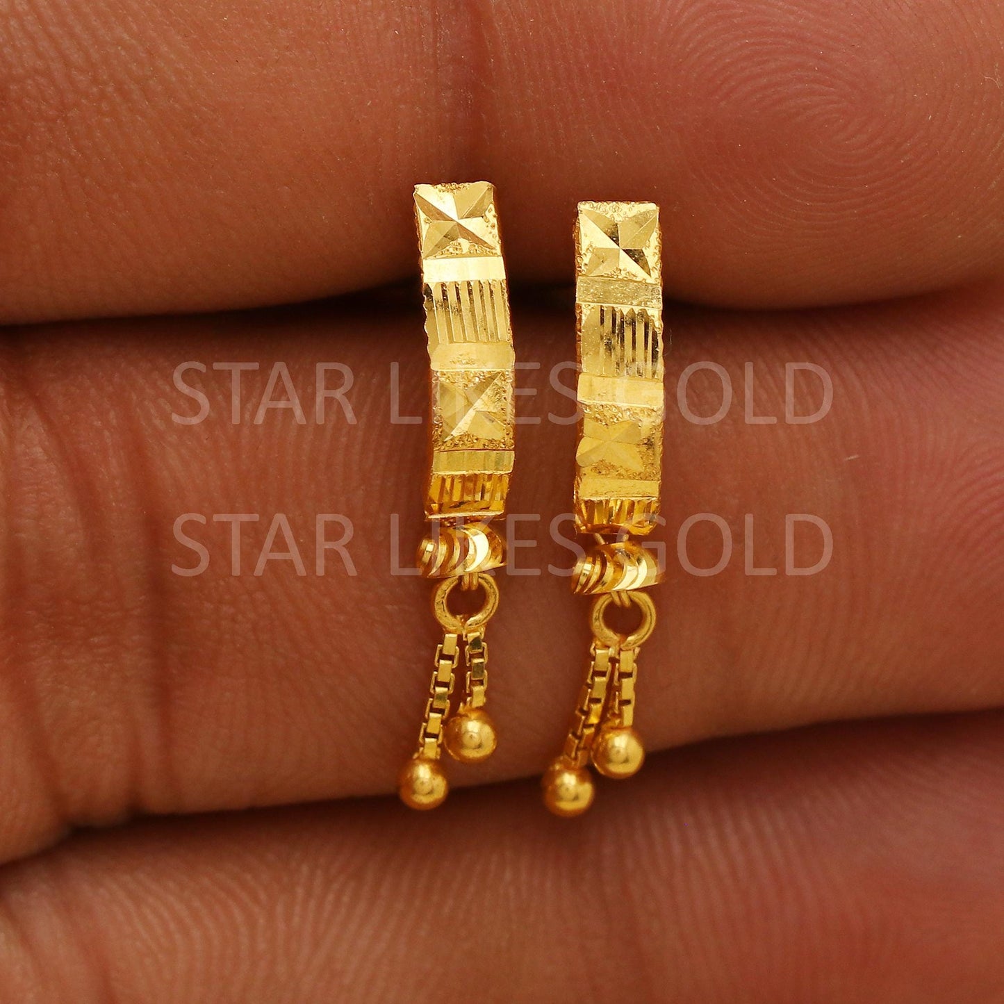 Pure 18k Gold Fancy Vertical Bar Hanging Earrings with Hallmark Quality, PR2200