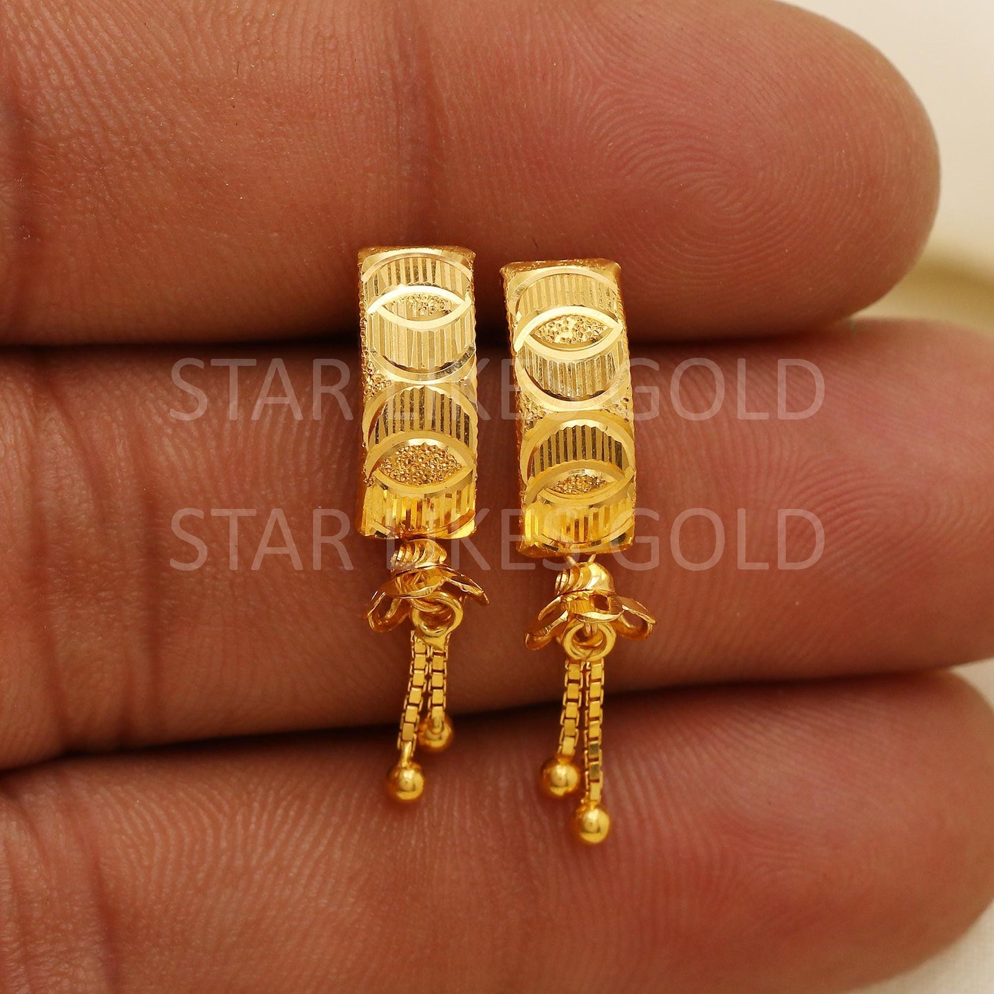 Pure 18k Gold Fancy Vertical Bar Hanging Earrings with Hallmark Quality, PR2201